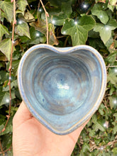 Load image into Gallery viewer, RIPPLE HEART POT - MYSTIC MIST