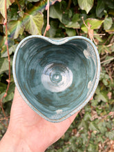 Load image into Gallery viewer, RIPPLE HEART POT - MILKY MATCHA